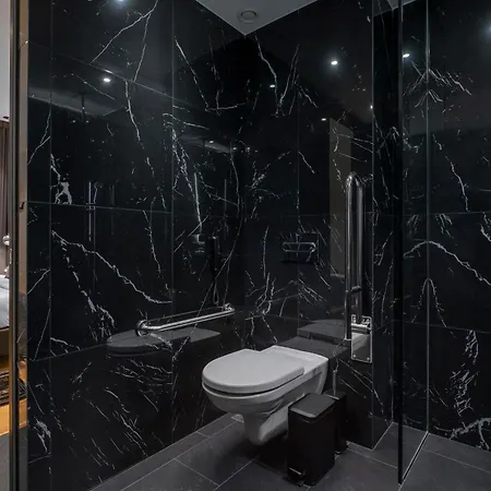 Hotel No 15 Ermou 5*